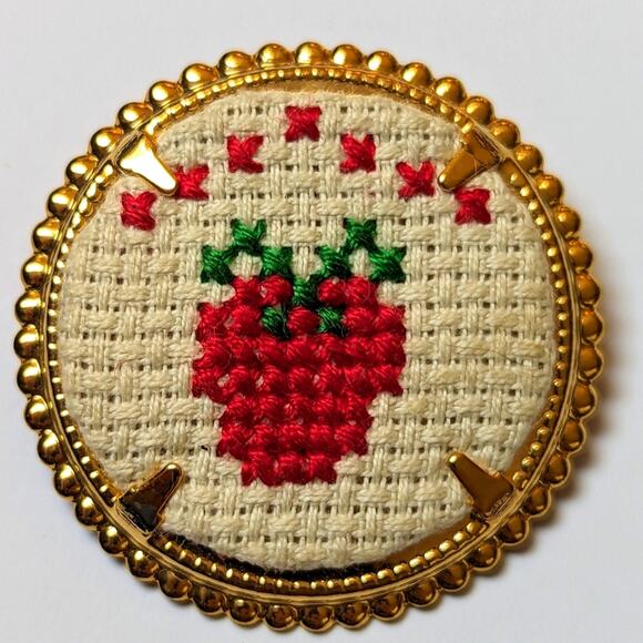 Vintage Artisan Handmade Gold Tone Cross Stitch Strawberry Gold Tone Brooch - Picture 3 of 3